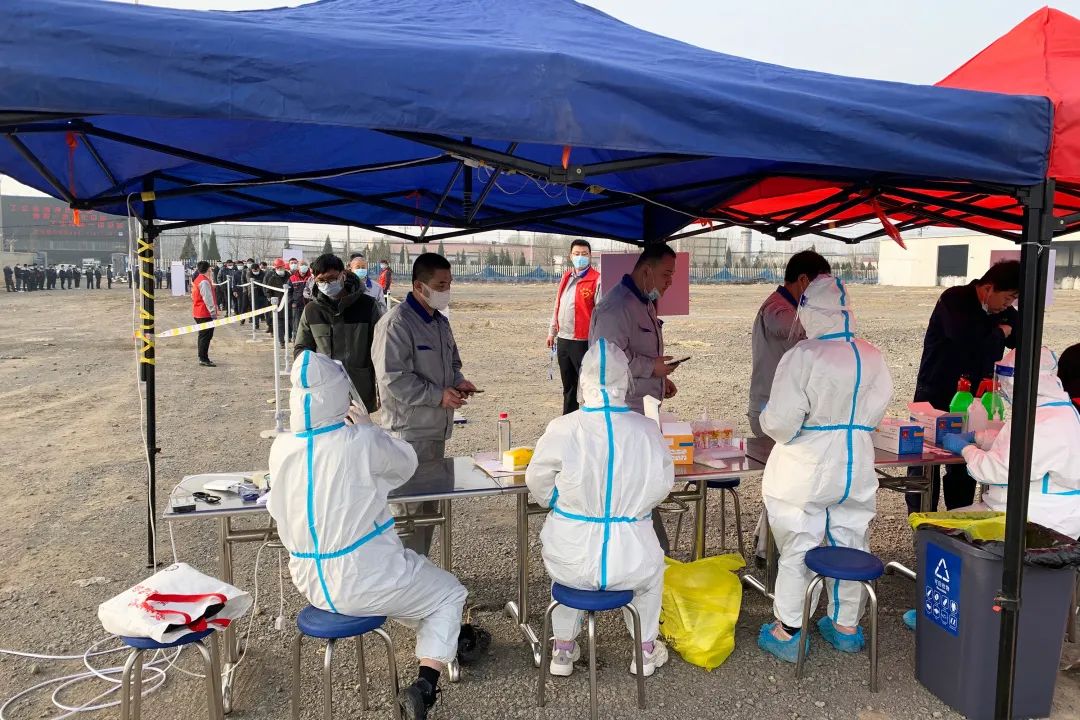 同心同力齊抗疫-鍍鋁鋅鋼板代理廠家宏鑫源全員核酸檢測有序進(jìn)行鍍鋁鋅鋼板、鍍鋁鋅鋼板廠家、鍍鋁鋅鋼板價(jià)格(圖2)