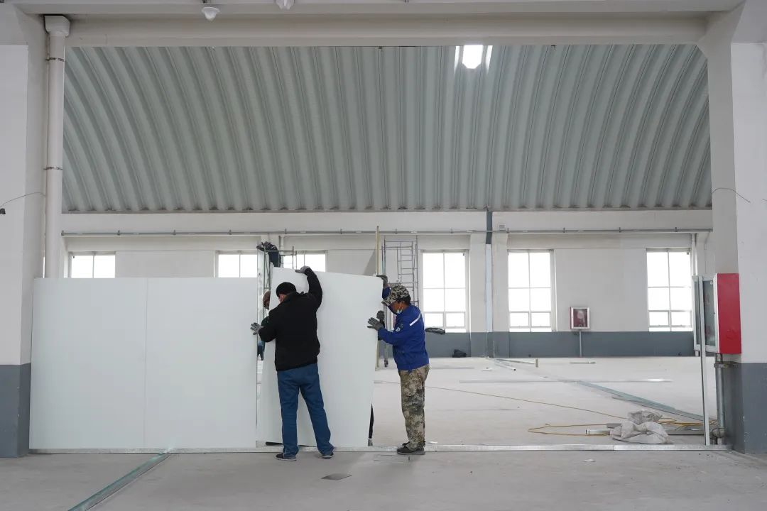 疫情就是命令，鍍鋁鋅鋼板銷售廠家宏鑫源緊急馳援多地方艙醫(yī)院建設(圖7)
